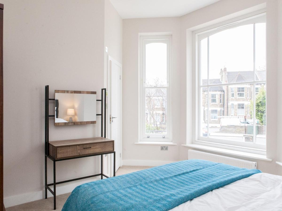 Pass The Keys - Spacious Flat With Private Sun Terrace In South East 런던 외부 사진